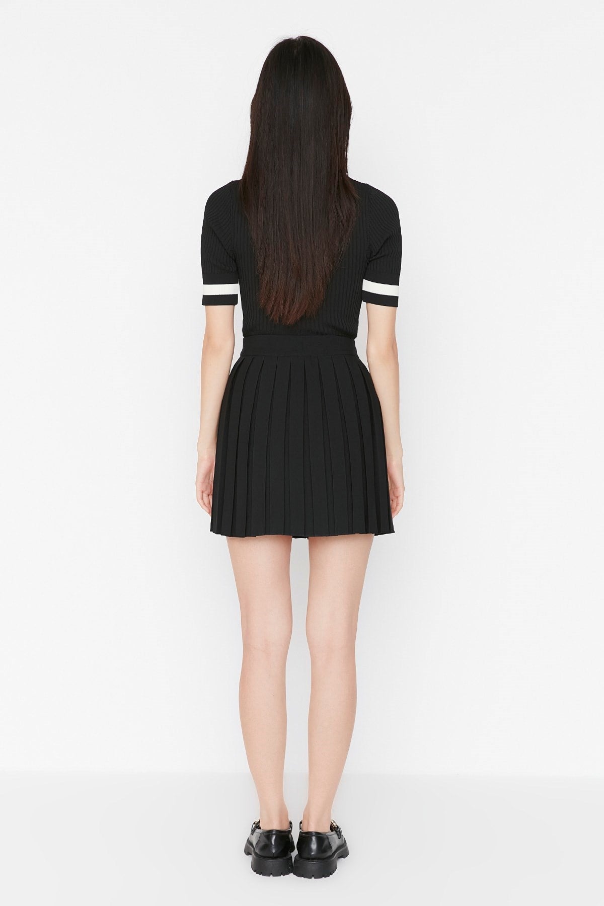 Black Pleated Mini Woven Skirt Twoaw21et0111