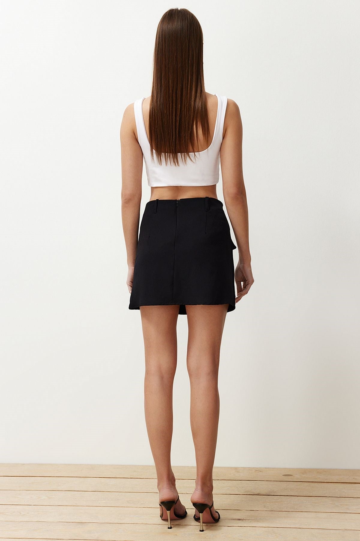 Black Pocket Detailed Woven Shorts Skirt Twoss24sr00111