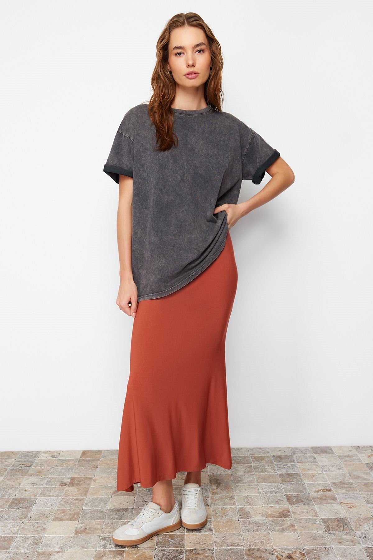 Cinnamon Body-fitting Fish Form Flexible Maxi Skirt Twoss24et00155