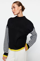 Black Color Block Knit Sweater Twoaw24kz00435