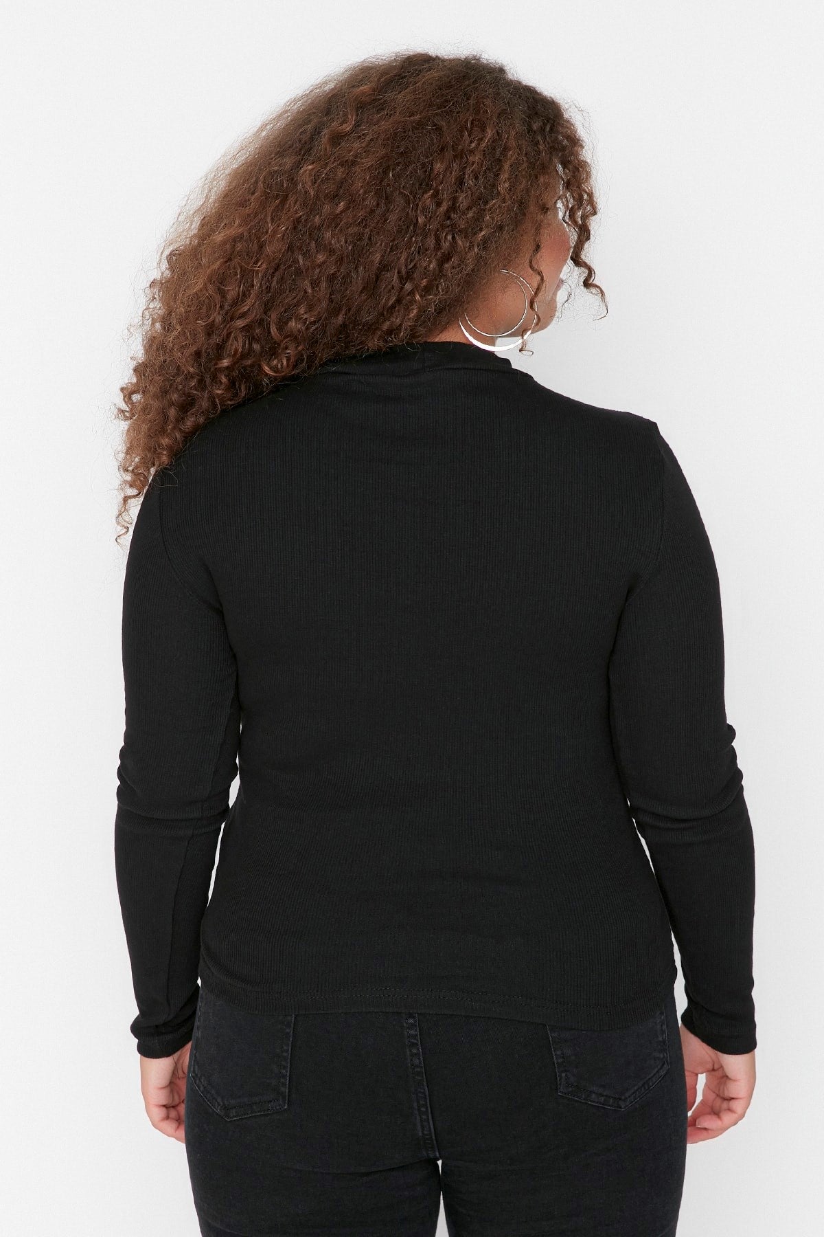 Black Window/cut Out Detailed Crop Knit Blouse Tbbaw23af00037