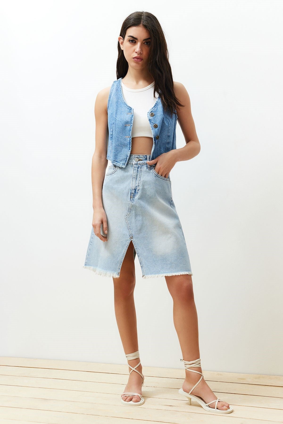 Blue Stitching Detailed Denim Skirt Twoss24et00094