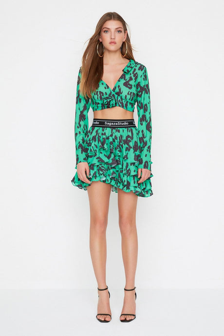 X Sagaza Studio Green Leopard Pattern Printed Chiffon Skirt Tprss22et00003