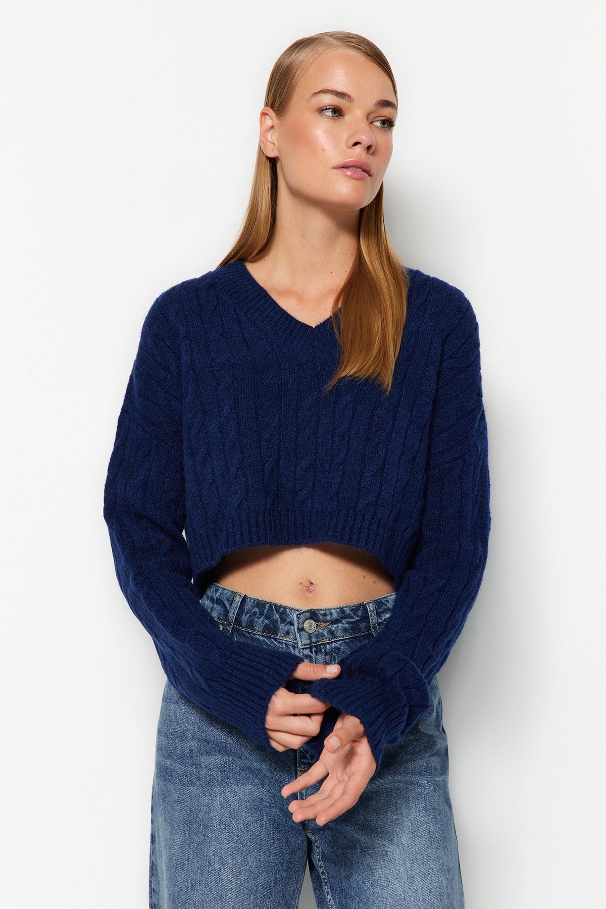 Navy Blue Super Crop Basic Soft Textured V Neck Knitwear Sweater Twoaw24kz00134