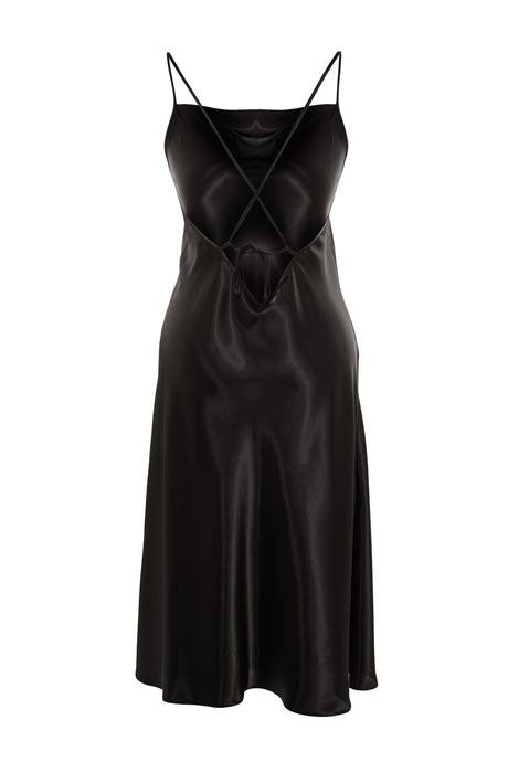 Black Strappy Satin Woven Back Detailed Nightgown Tbbss22gc00001