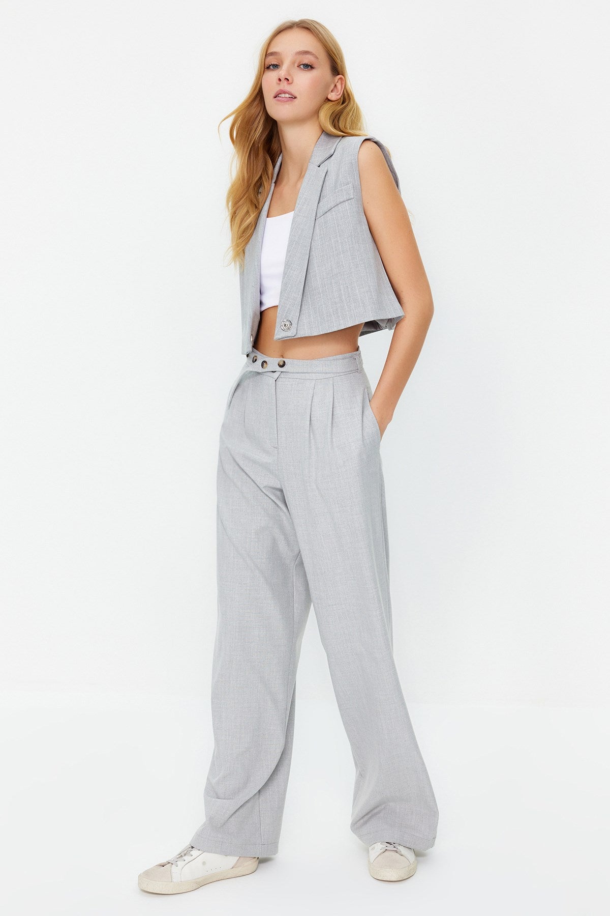 Grey Straight/straight Cut Belt Detailed Woven Pants Twoss24pl00023