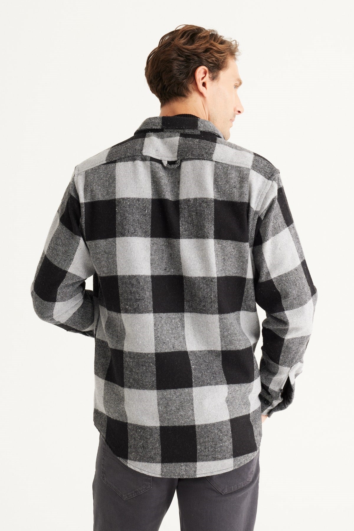 Men's Grey-black Comfort Fit Casual Cut Buttoned Collar Plaid Pattern Flannel Shirt 4a2023100061