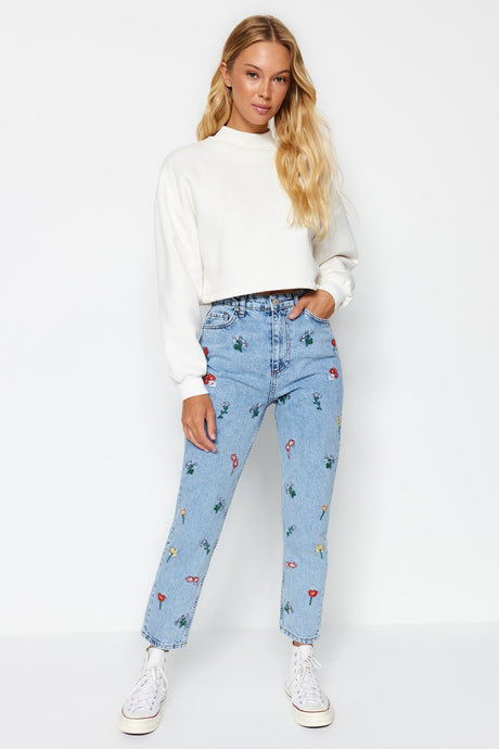 Blue Embroidered High Waist Mom Jeans Twoss21je0591