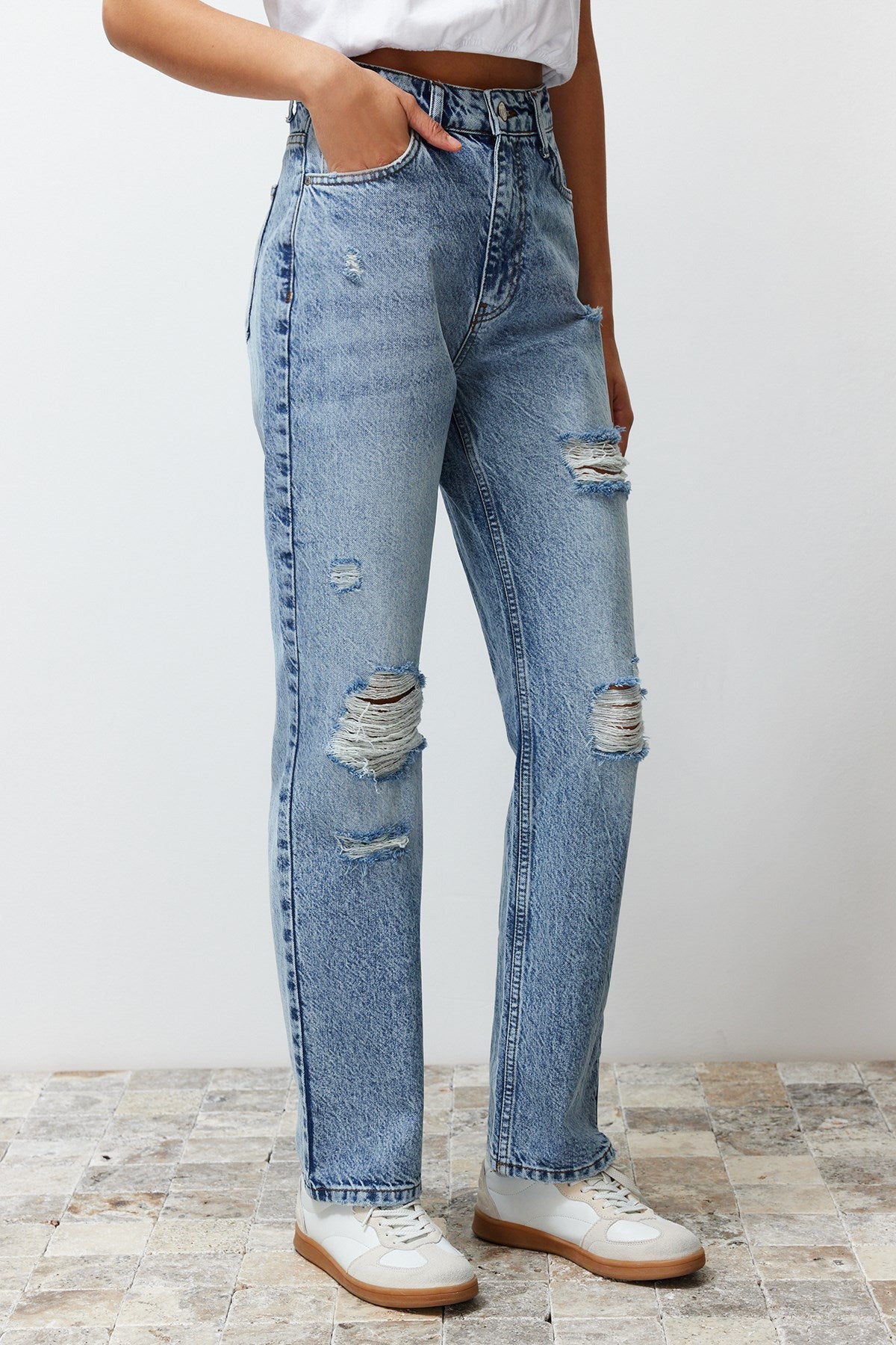 Blue More Sustainable Ripped High Waist Straight Jeans Twoss24je00200