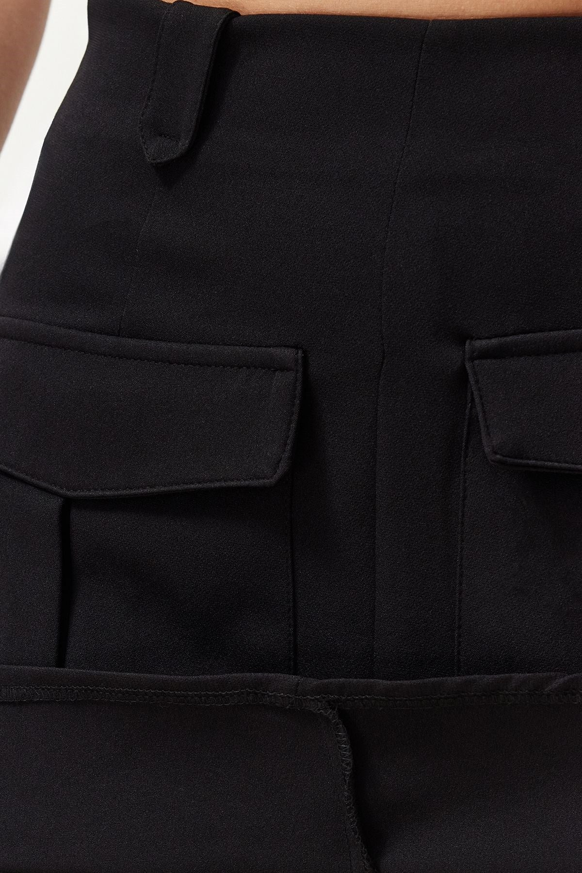 Black Pocket Detailed Woven Shorts Skirt Twoss24sr00111