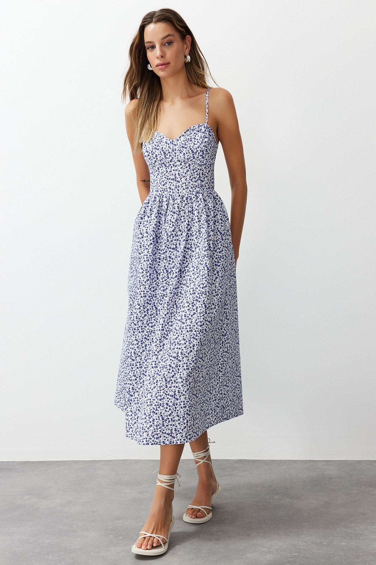 Blue Floral Print A Cut Heart Neckline Midi Poplin Woven Dress Twoss24el00700