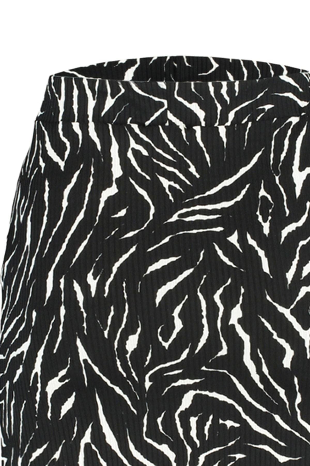 Black Printed Ruffle And Slit Fitted/body-fitting High Waist Mini Knit Skirt Twoaw22et0401