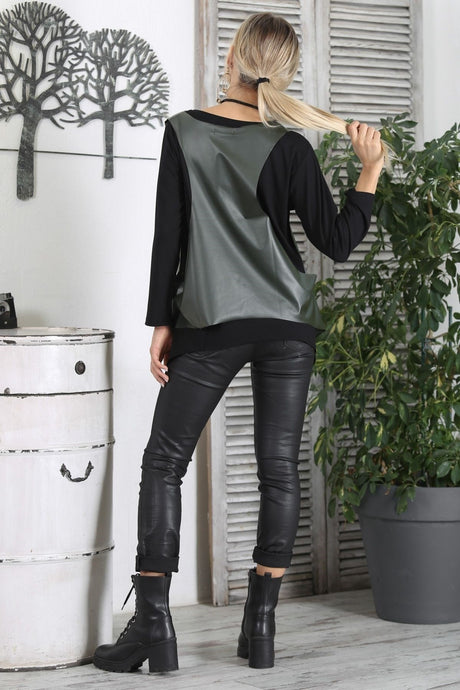 Black-green Round Neck Long Sleeve Triple Set Necklace Wide Cut Knitted Asymmetric Blouse M10010200b