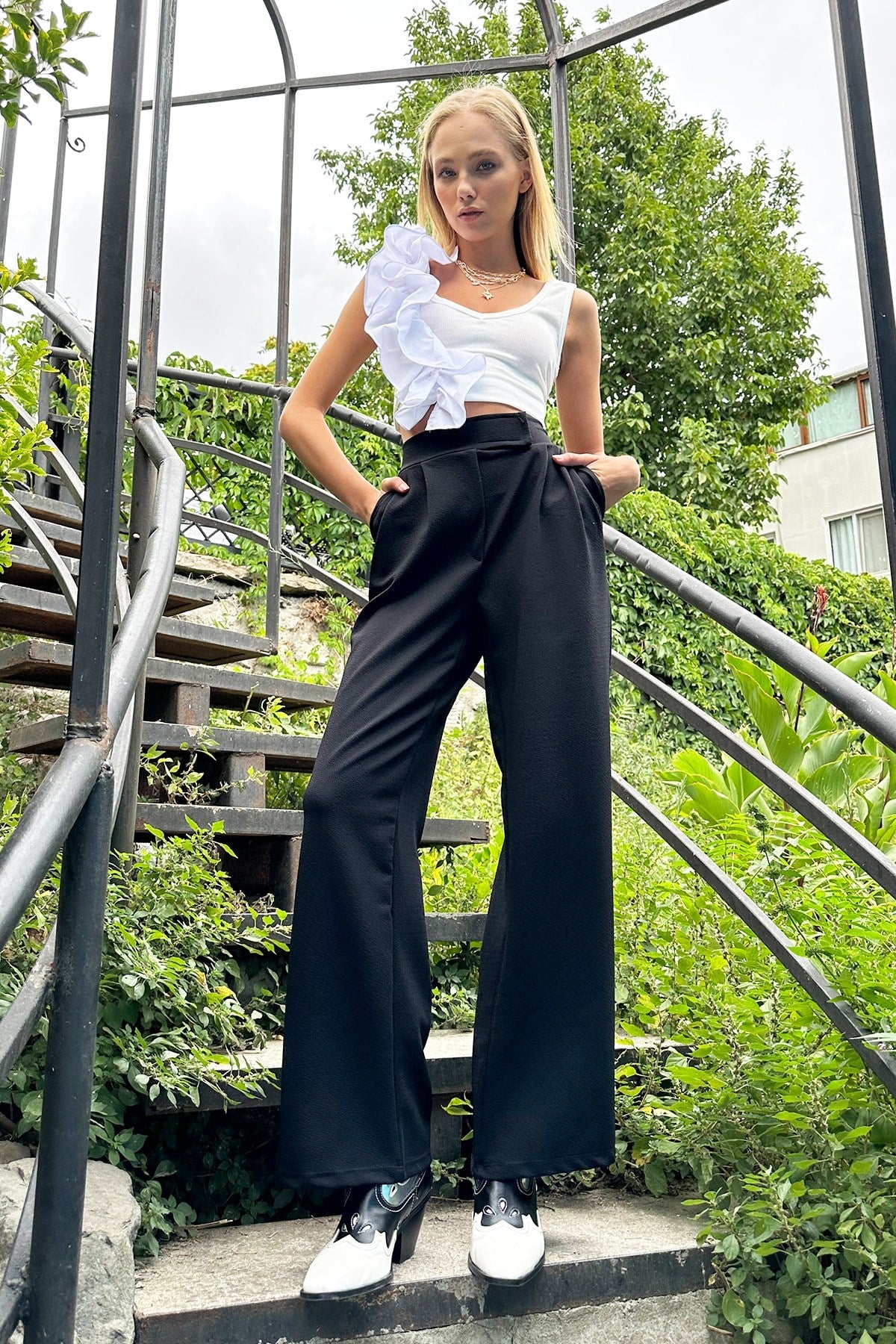 Women's Navy Blue High Waist Double Pockets Pleated Snap Closure Palazzo Pants Alc-x10753