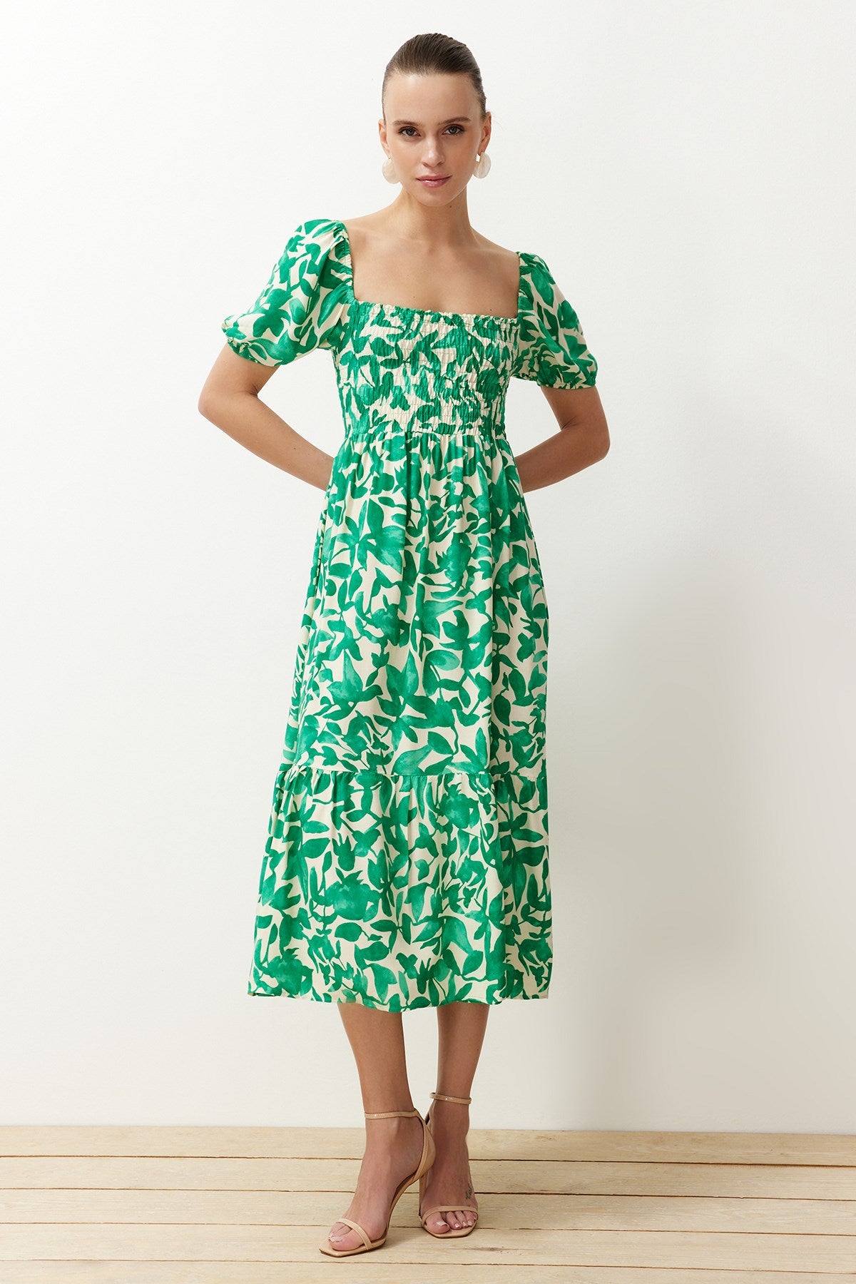 Green Floral Skater Gipe Neckline Detailed Shally Midi Woven Dress Twoss24el00952