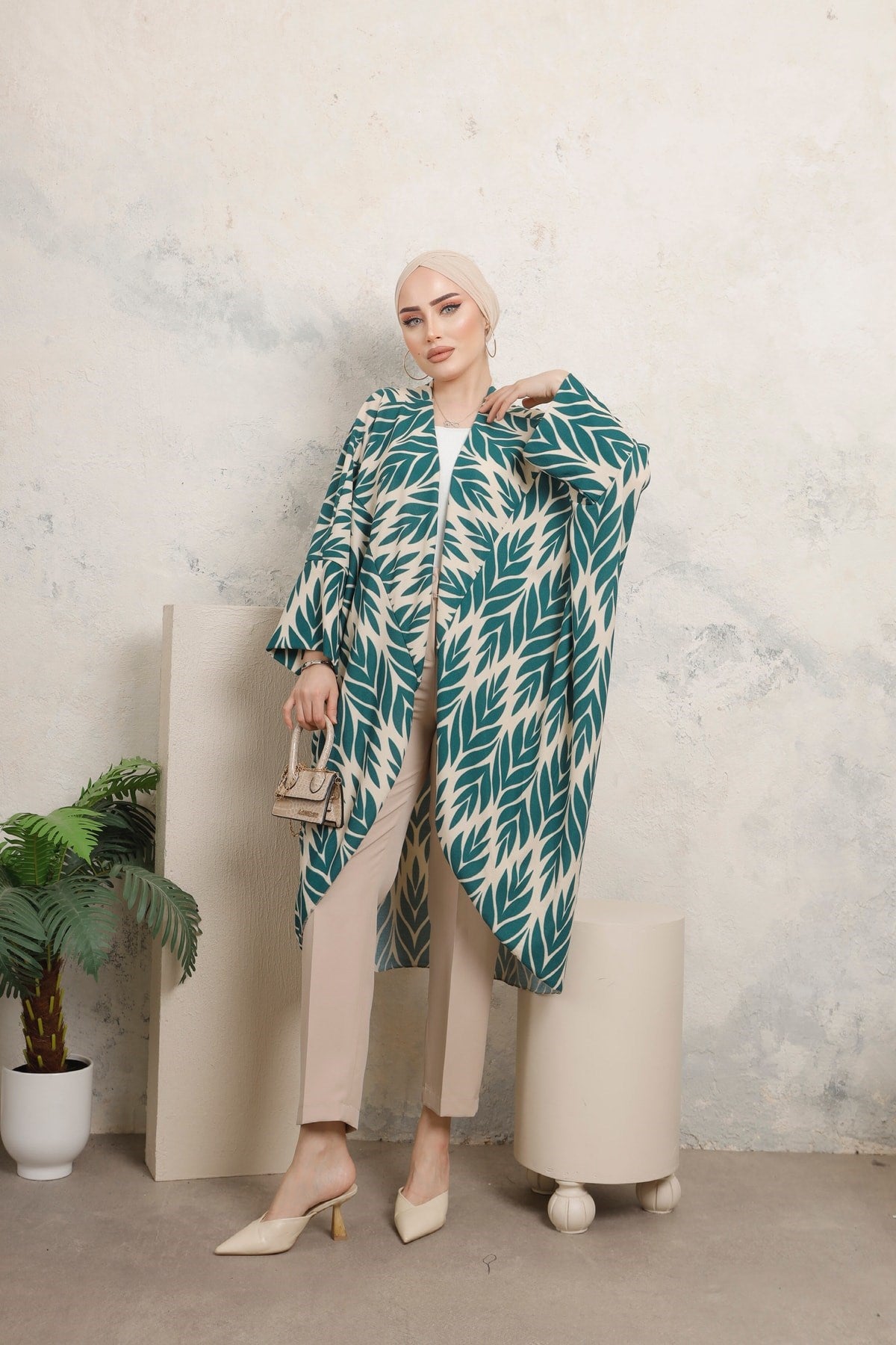 Leaf Pattern Wavy Kimono Ddk100