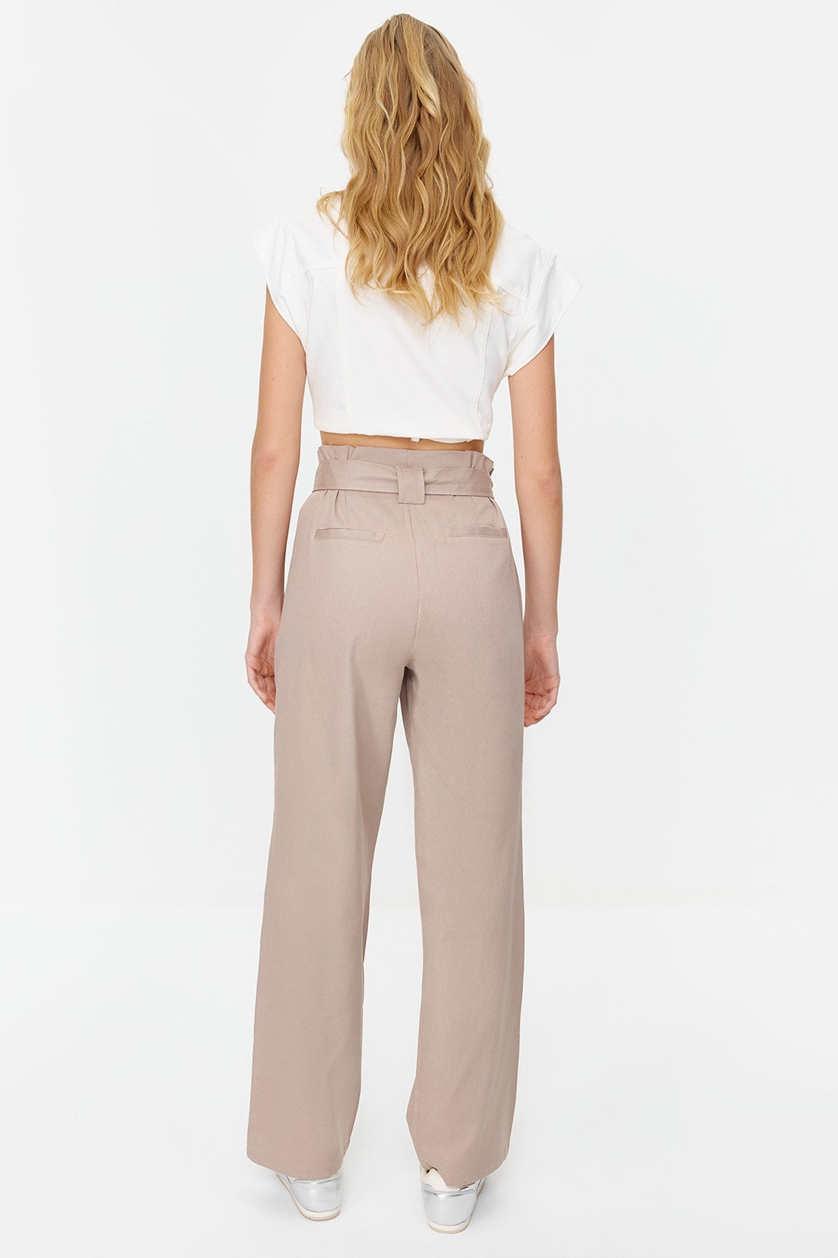 Beige Carrot Pattern Belted Woven Pants Twoss24pl00058