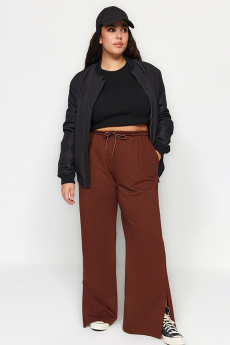 Brown Slit Detail Thin Knit Sweatpants Tbbaw24aj00006