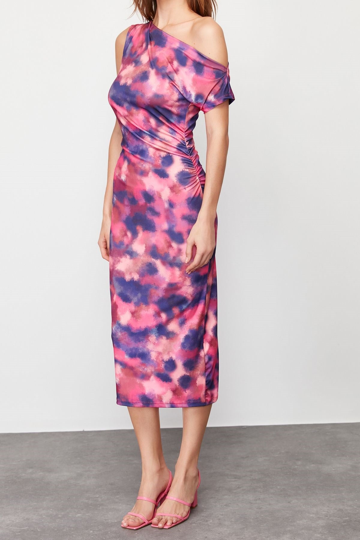 Multicolor Printed Body Fit Boat Neck Zero Sleeve Flexible Knitted Midi Pencil Dress Twoss24el00662