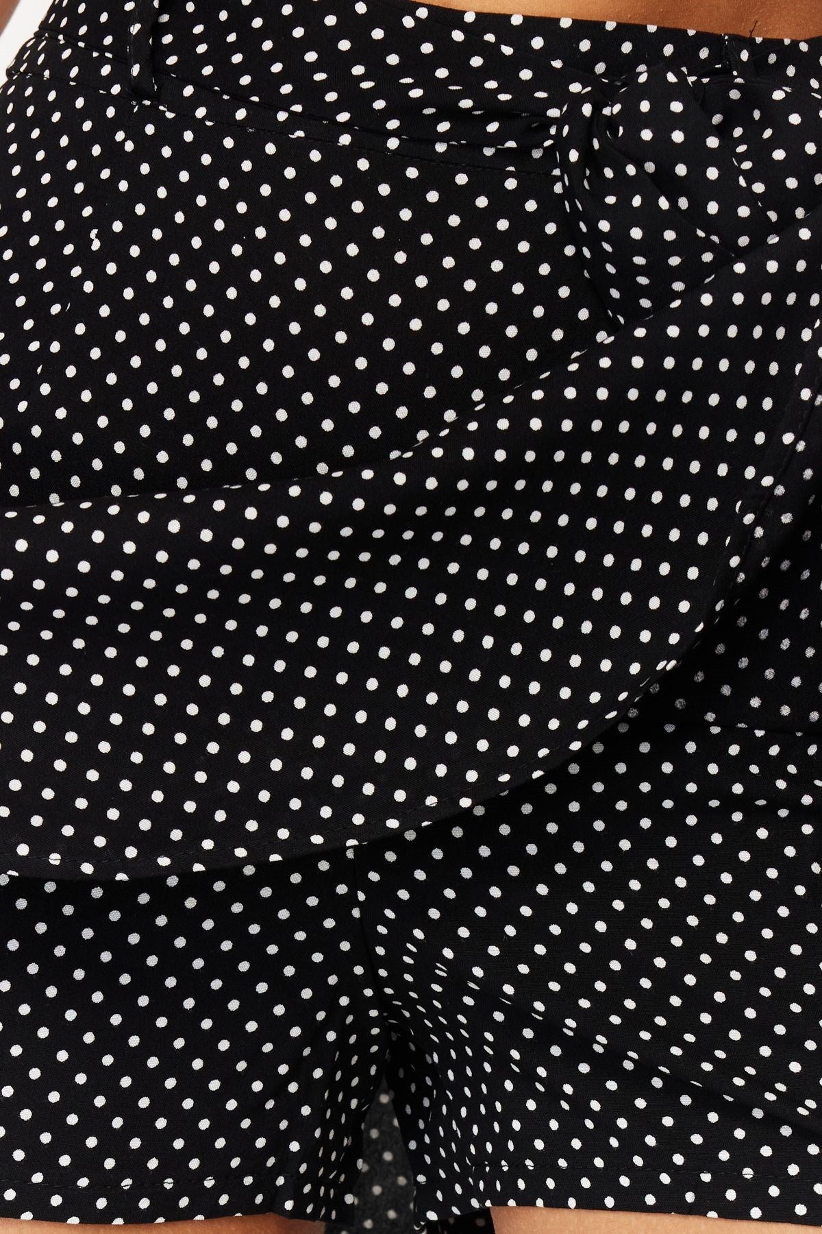 Black Viscose Polka Dot Pattern Woven Shorts Skirt Twoss24sr00010