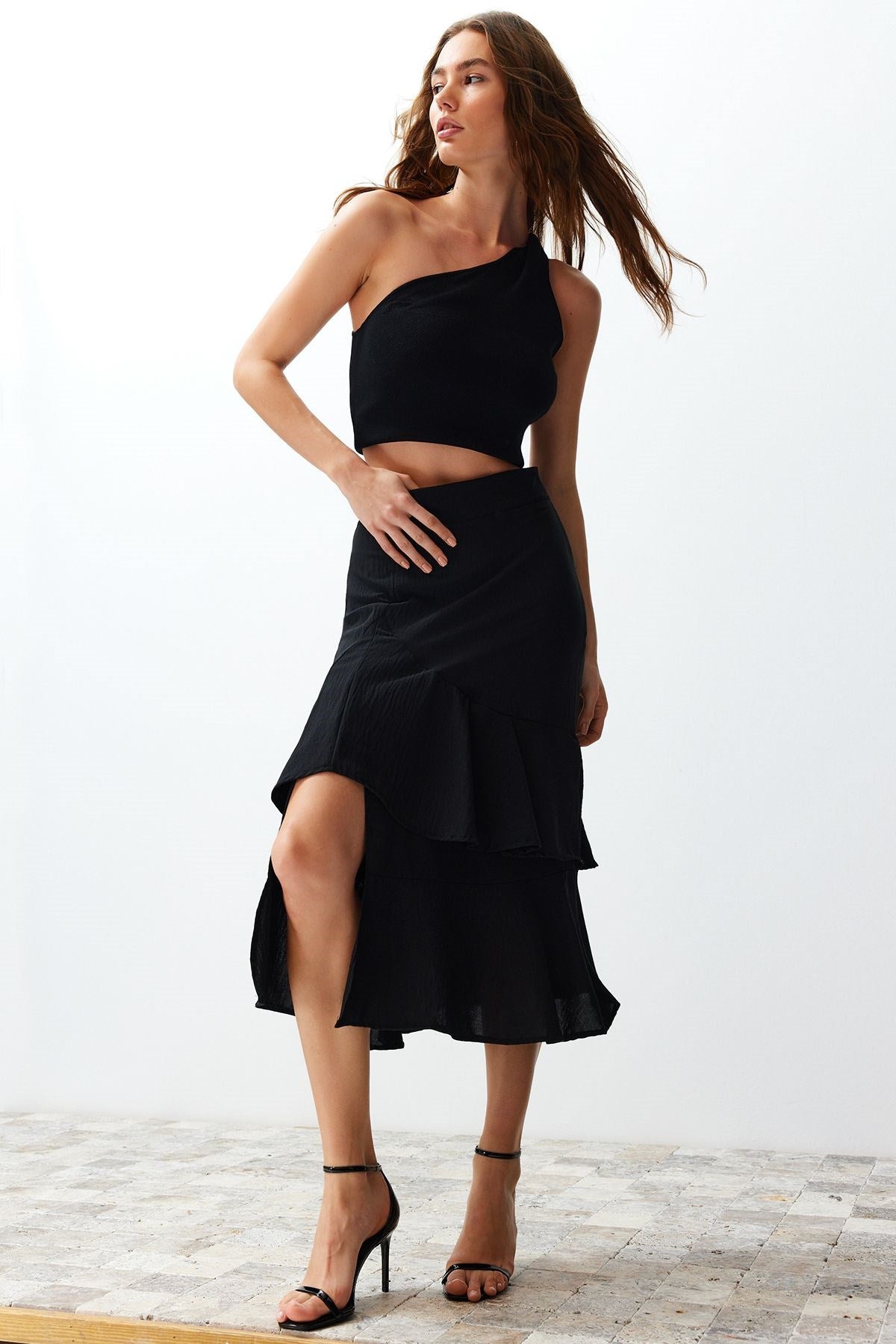 Black Flounce Midi Woven Skirt Twoss24et00132