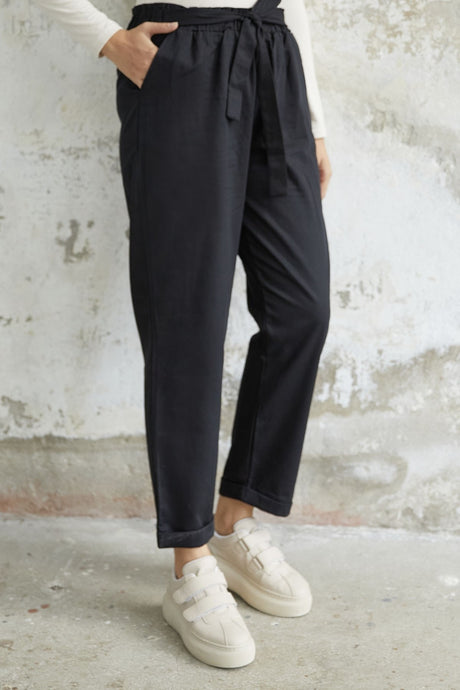 Norisa Belted Gabardine Carrot Pants - Black Ms00in200143