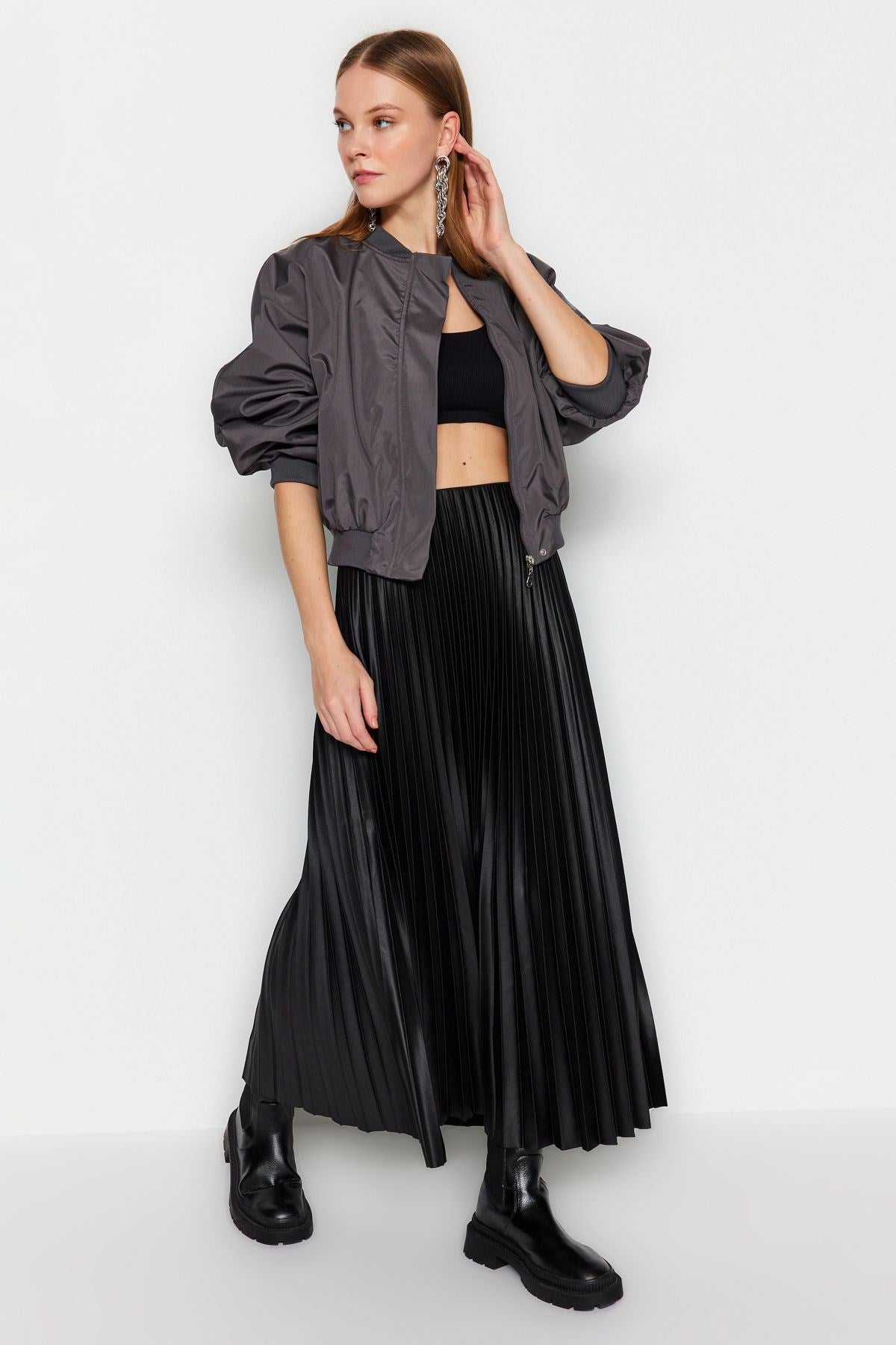 Black Pleated Maxi Knitted Skirt Twoss24et00041