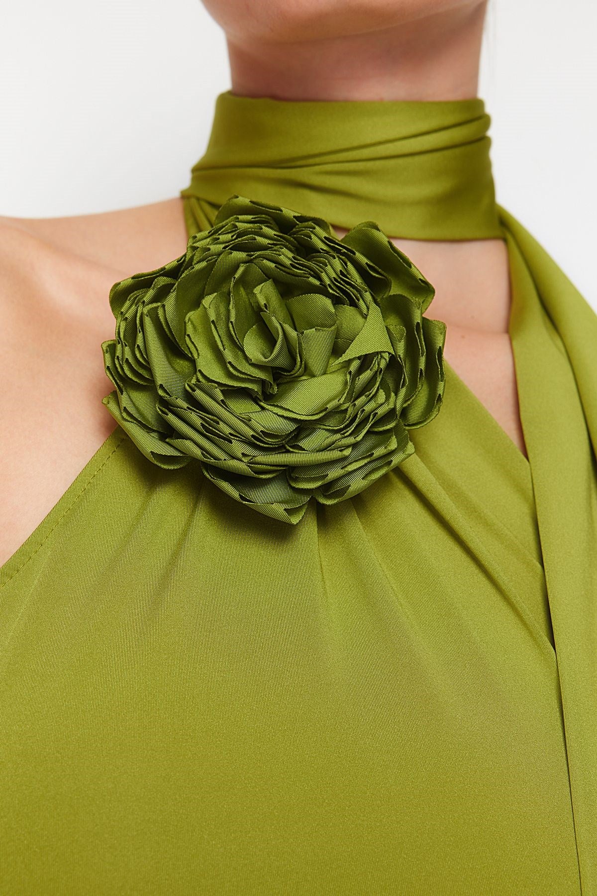 Oil Green Body Sitting Knitted Rose Detailed Elegant Evening Dress Tprss24el00095