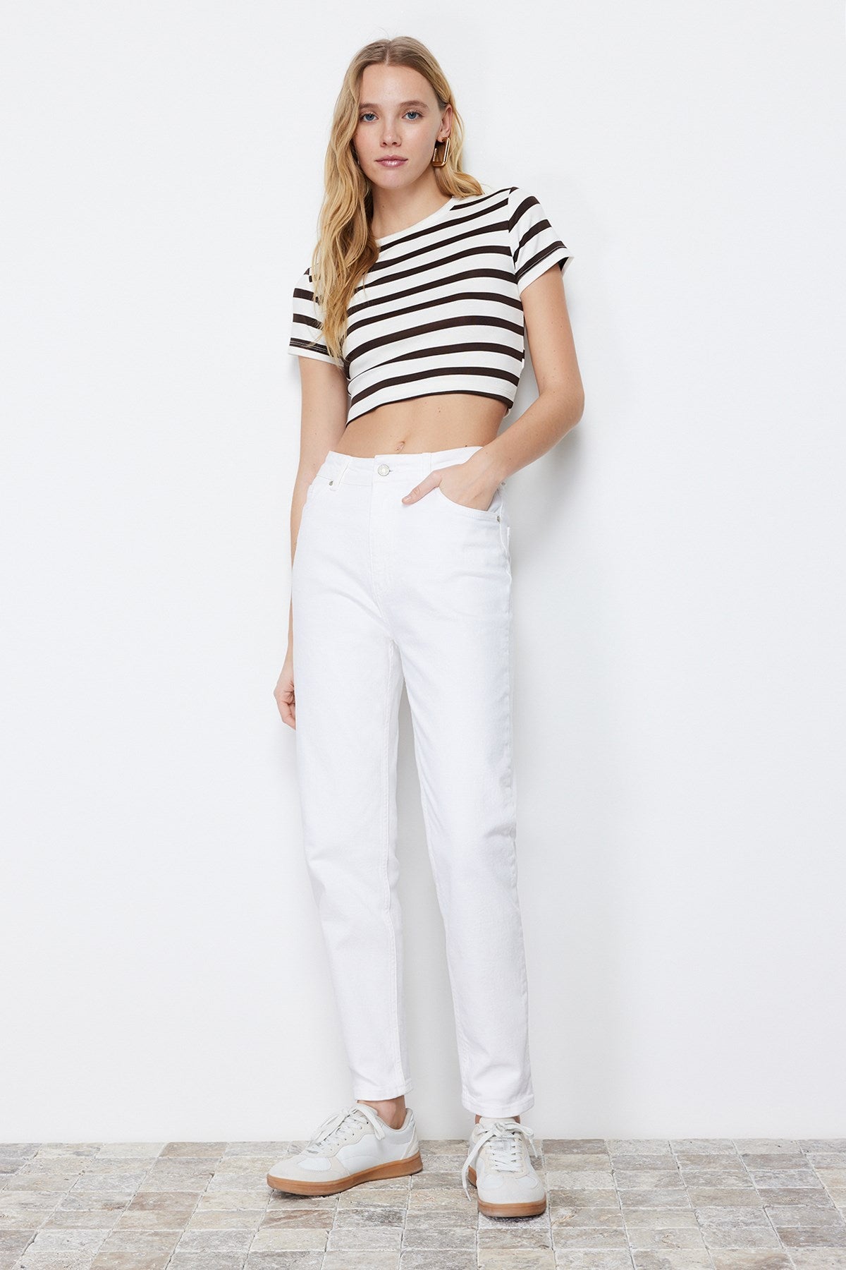 White More Sustainable High Waist Mom Jeans Twoss24je00122