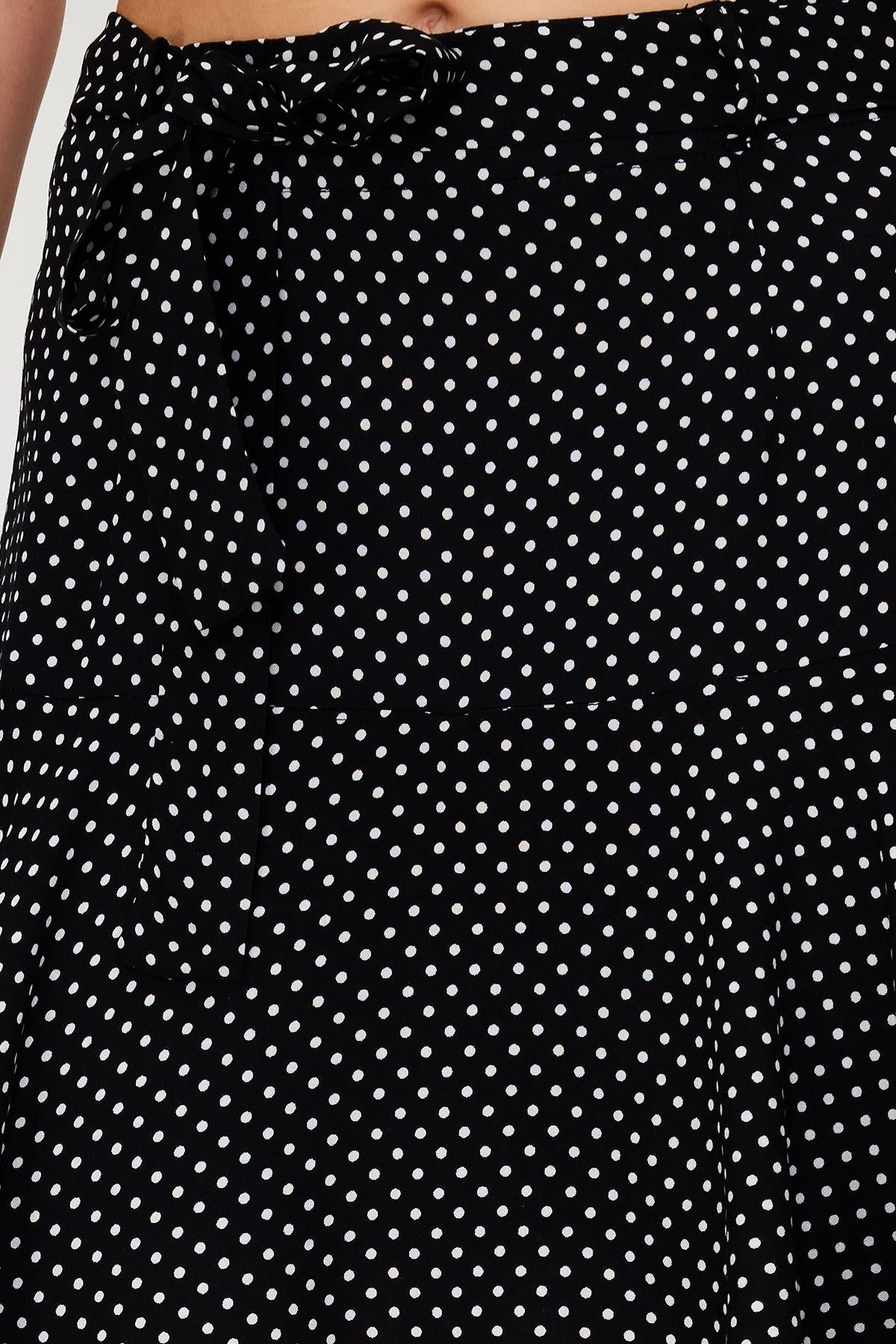 Black Viscose Polka Dot Pattern Woven Shorts Skirt Twoss24sr00010