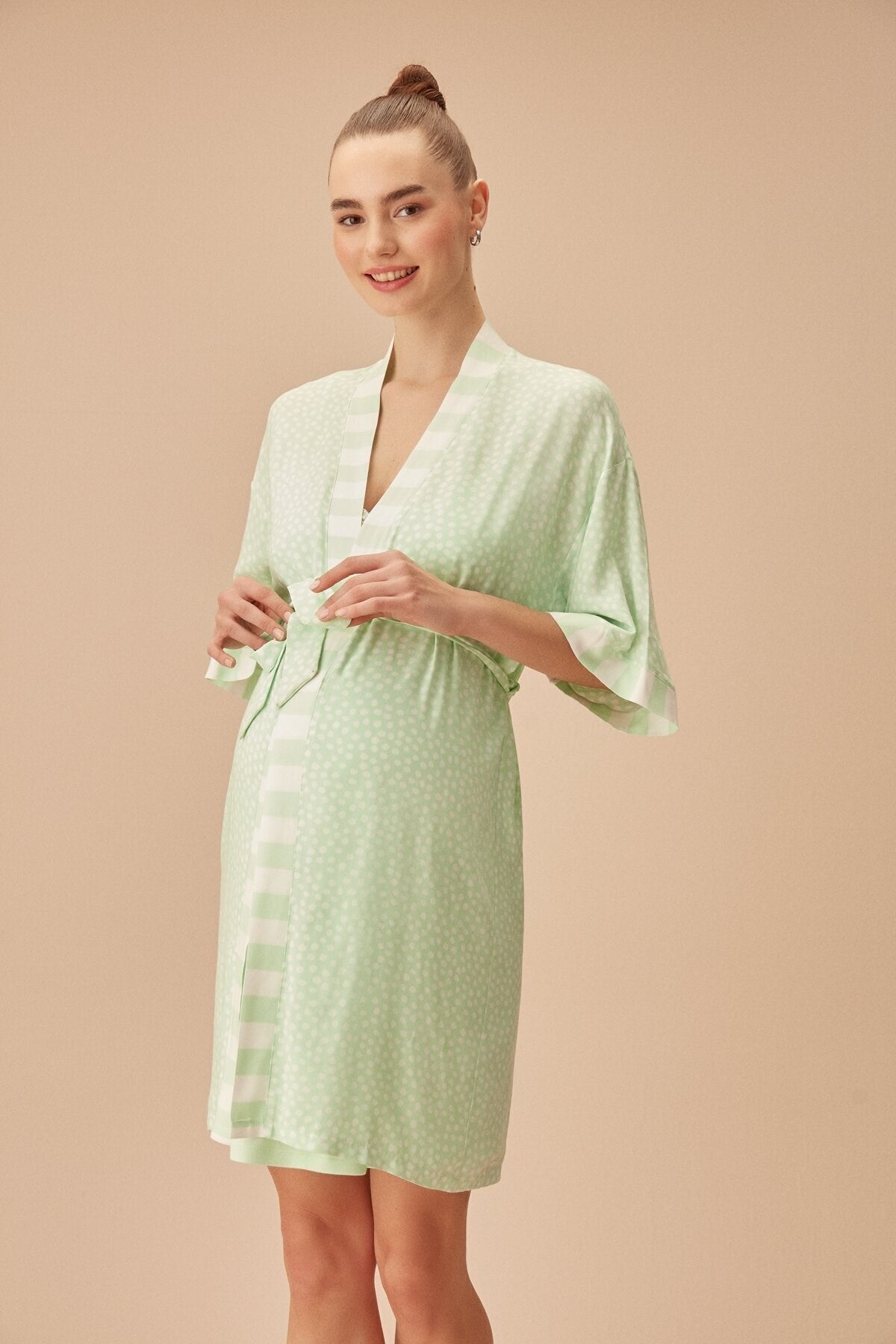 Pointy Pregnant Maternity Bathrobe Sh23535615