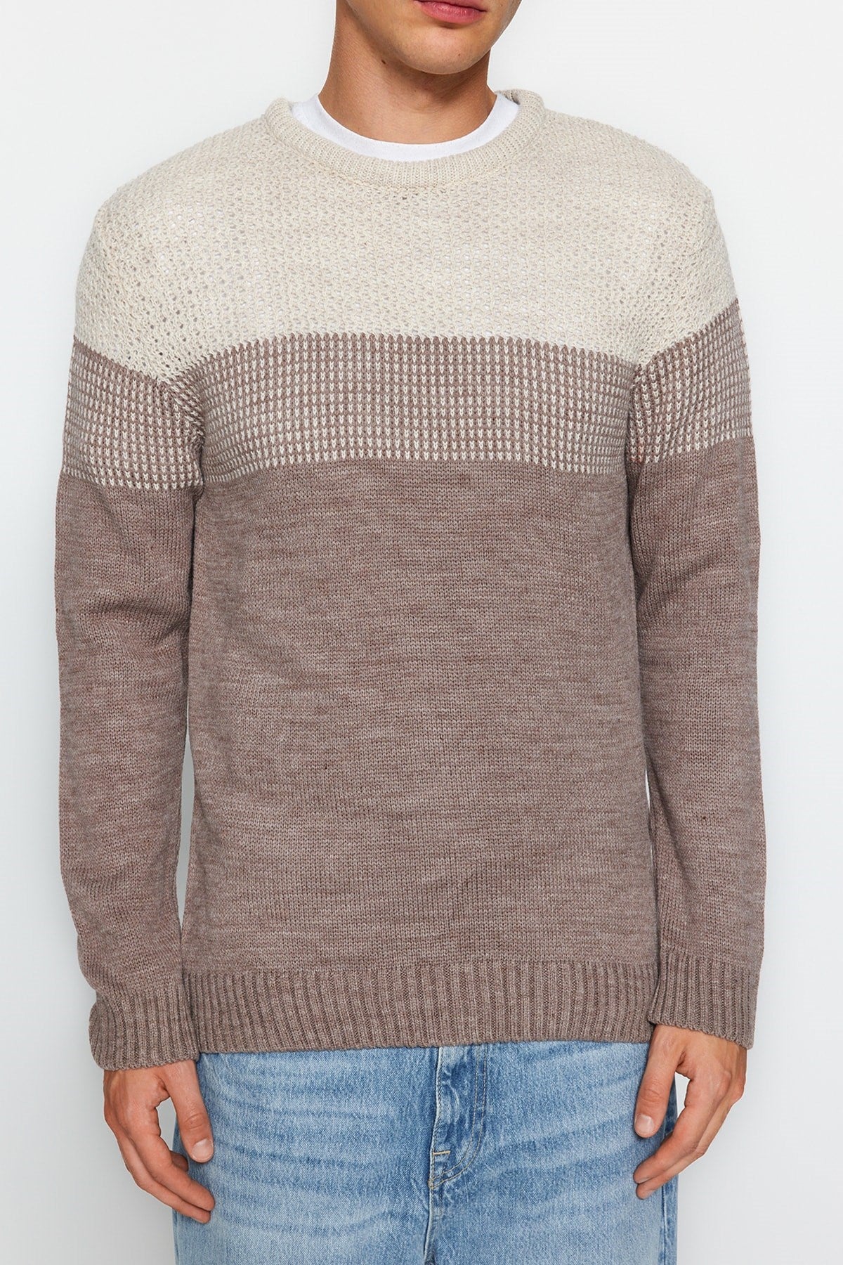 Beige Men's Slim Fit Crew Neck Blocked Sweater Tmnaw21kz0543