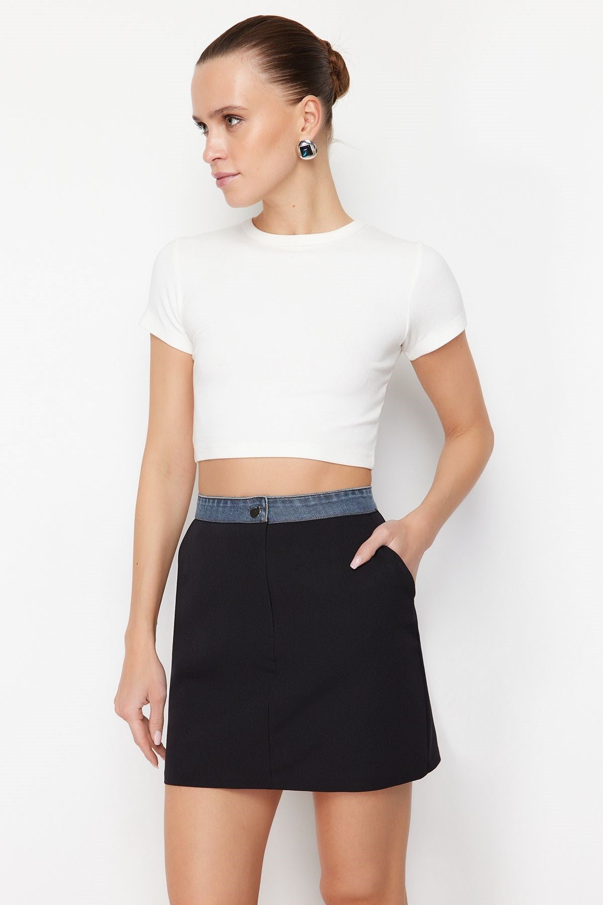 Black Denim Detailed Mini Skirt Twoss24et00173