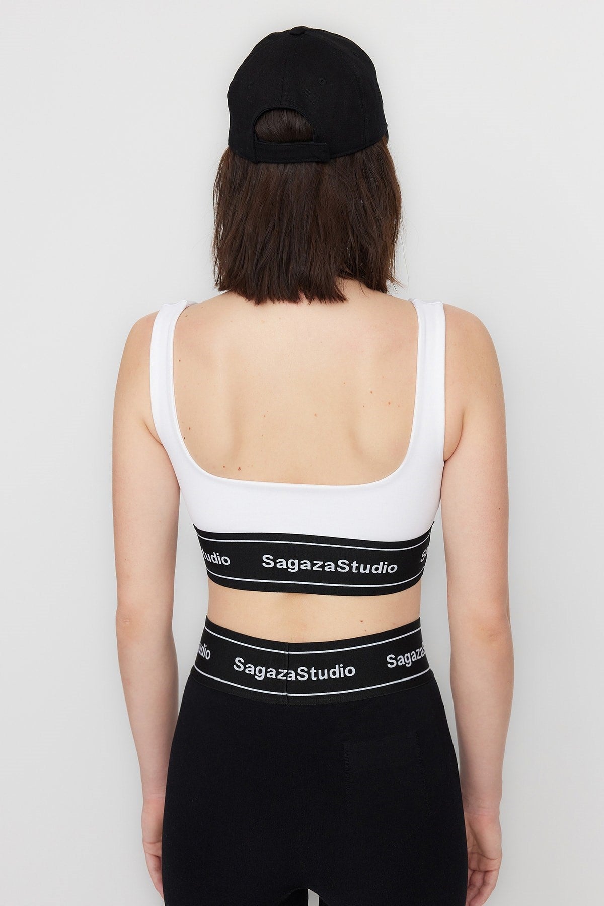 X Sagaza Studio Black Backed Booster Square Collar Sports Bra Tclss23ss00002