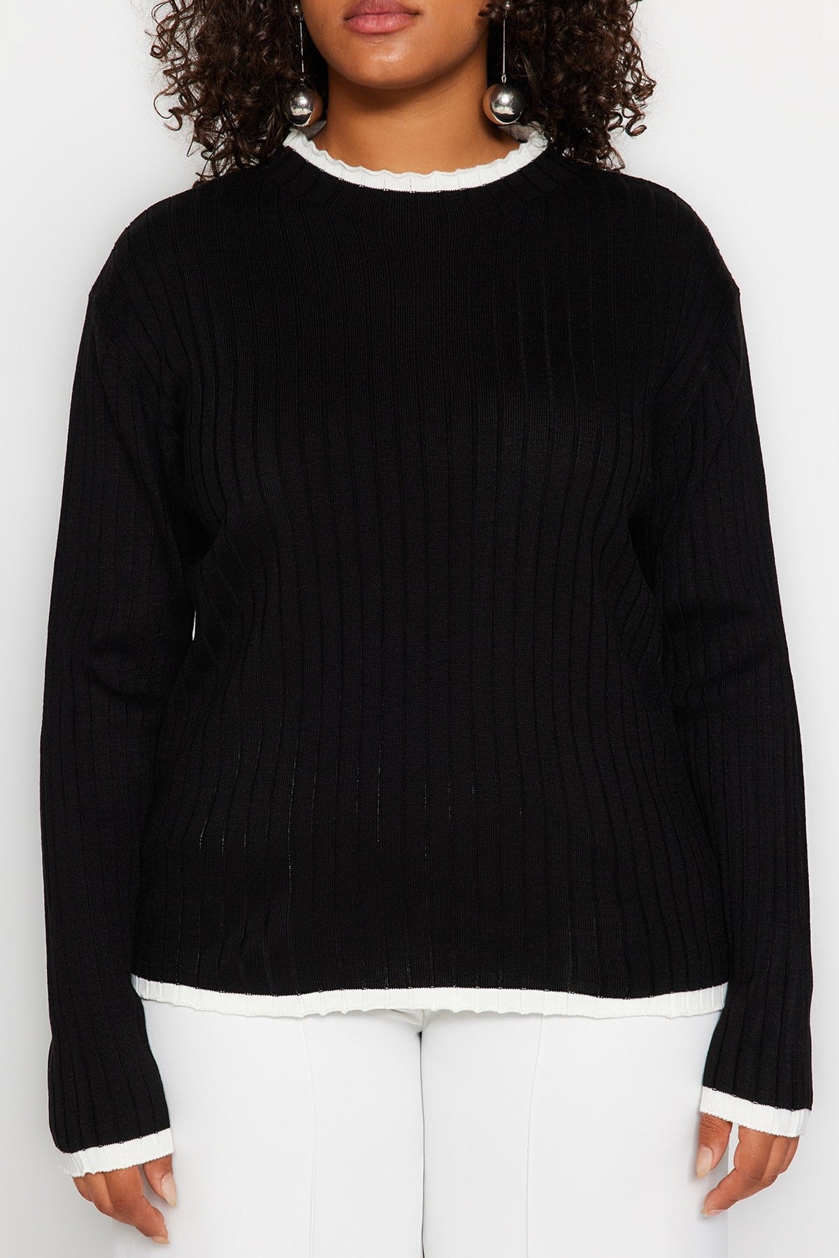 Black Line Detailed Knitwear Sweater Tbbaw24an00029