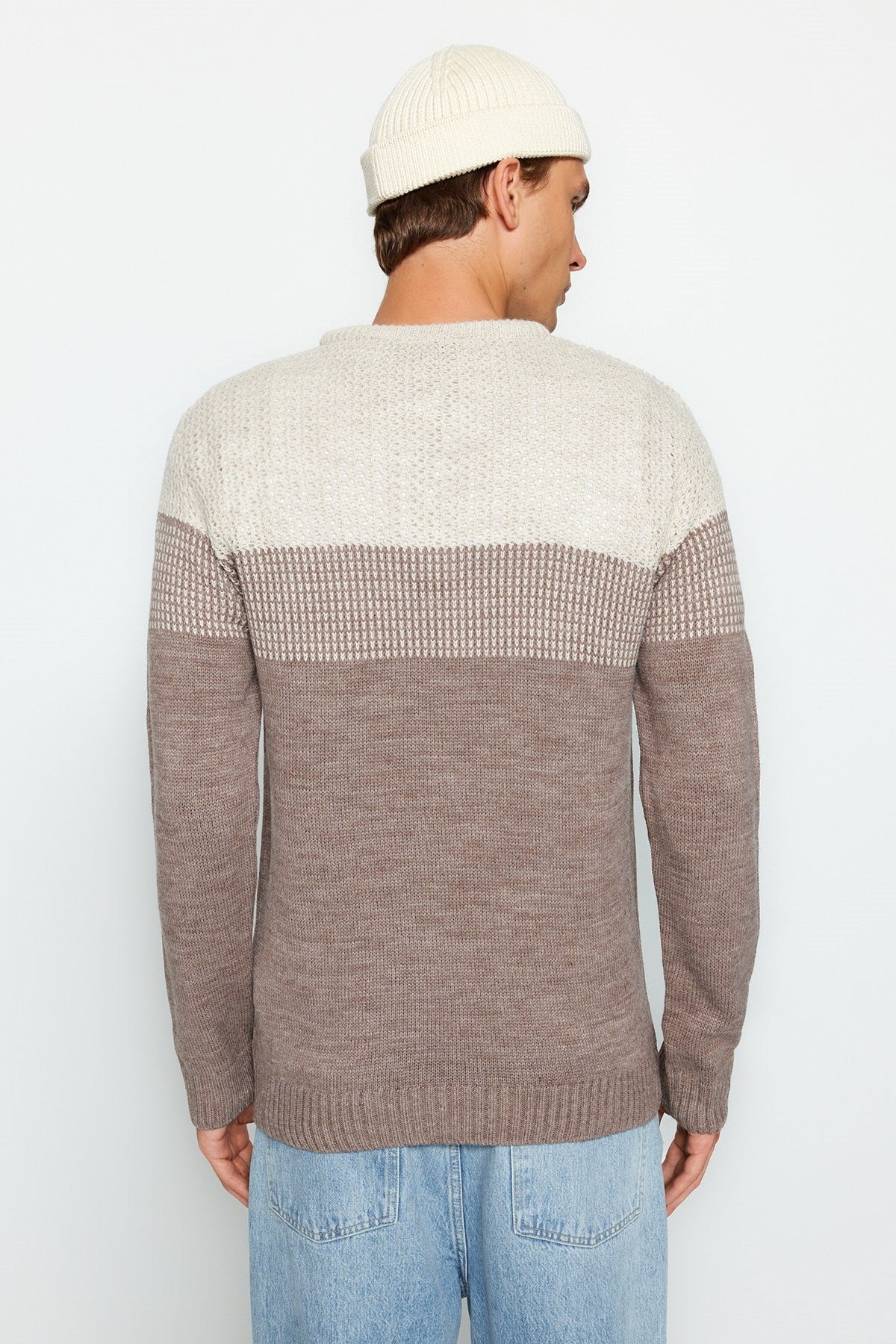 Beige Men's Slim Fit Crew Neck Blocked Sweater Tmnaw21kz0543