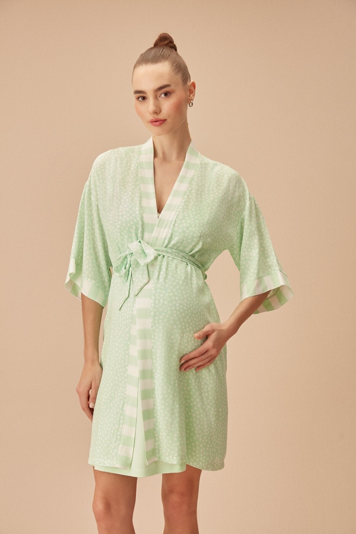 Pointy Pregnant Maternity Bathrobe Sh23535615