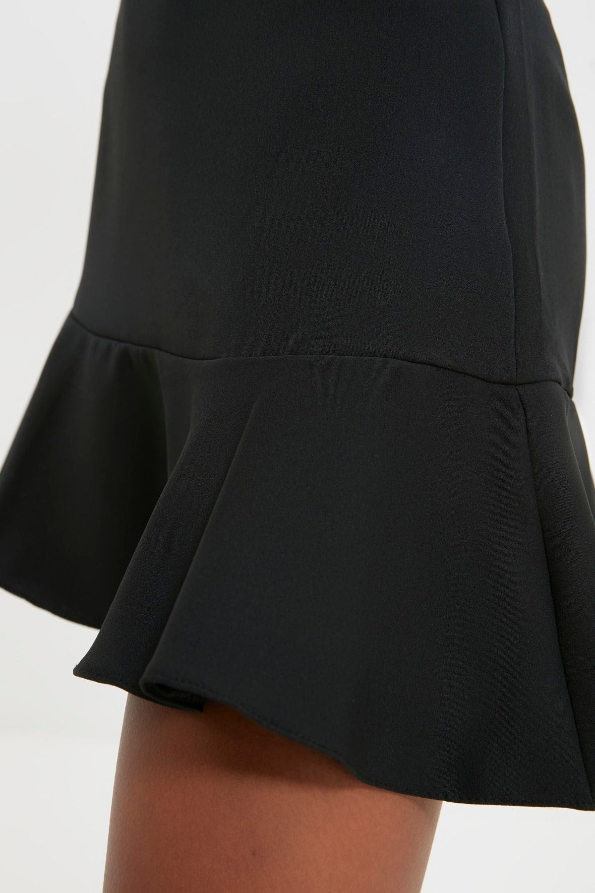 Black Skirt With Flounce Mini Woven Skirt Twoaw20et0617