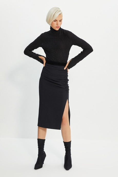 Black Basic Slit Detailed Midi Woven Skirt Twoss20et0045