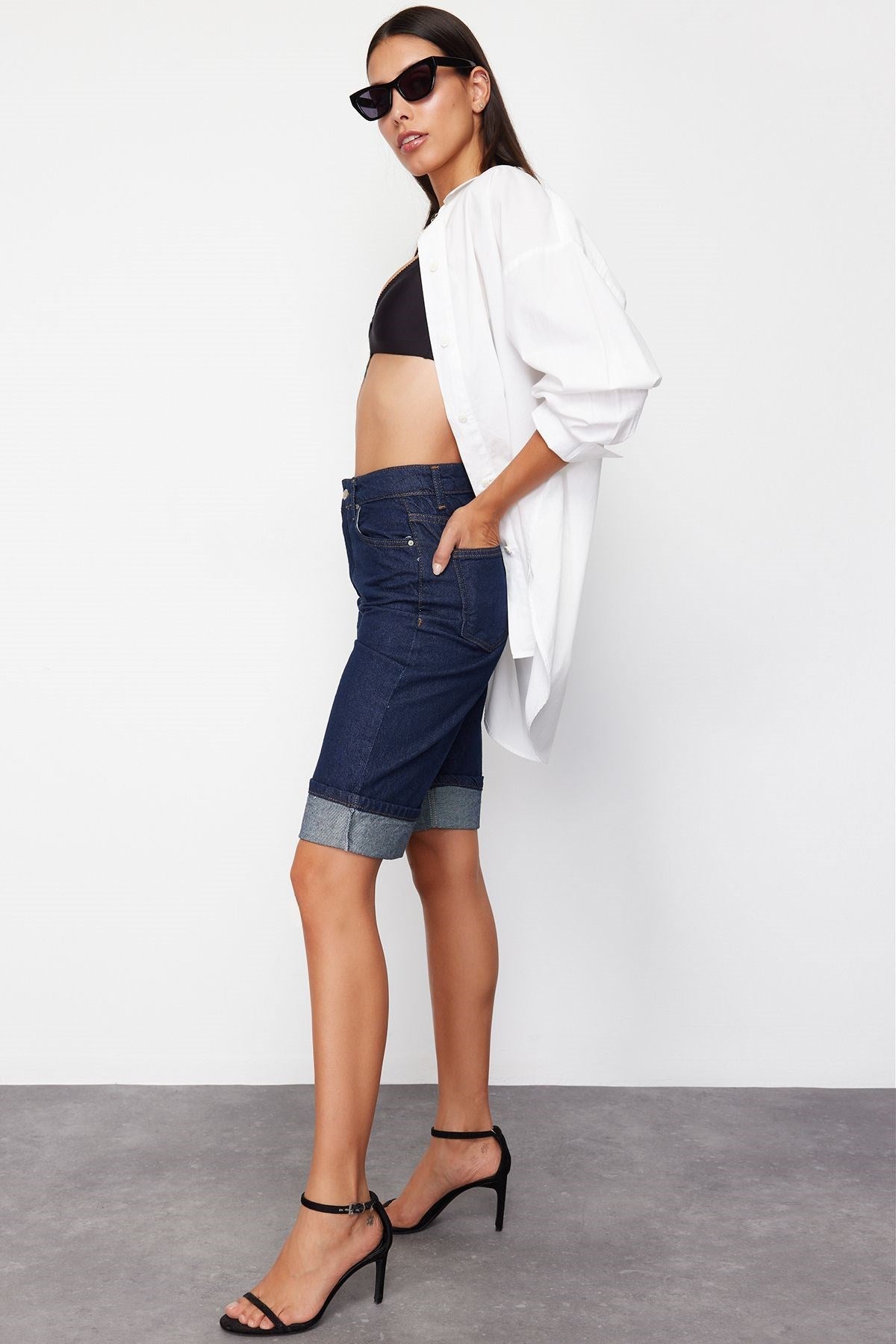 Dark Blue Leg Pleated Denim Shorts & Bermuda Twoss24sr00162