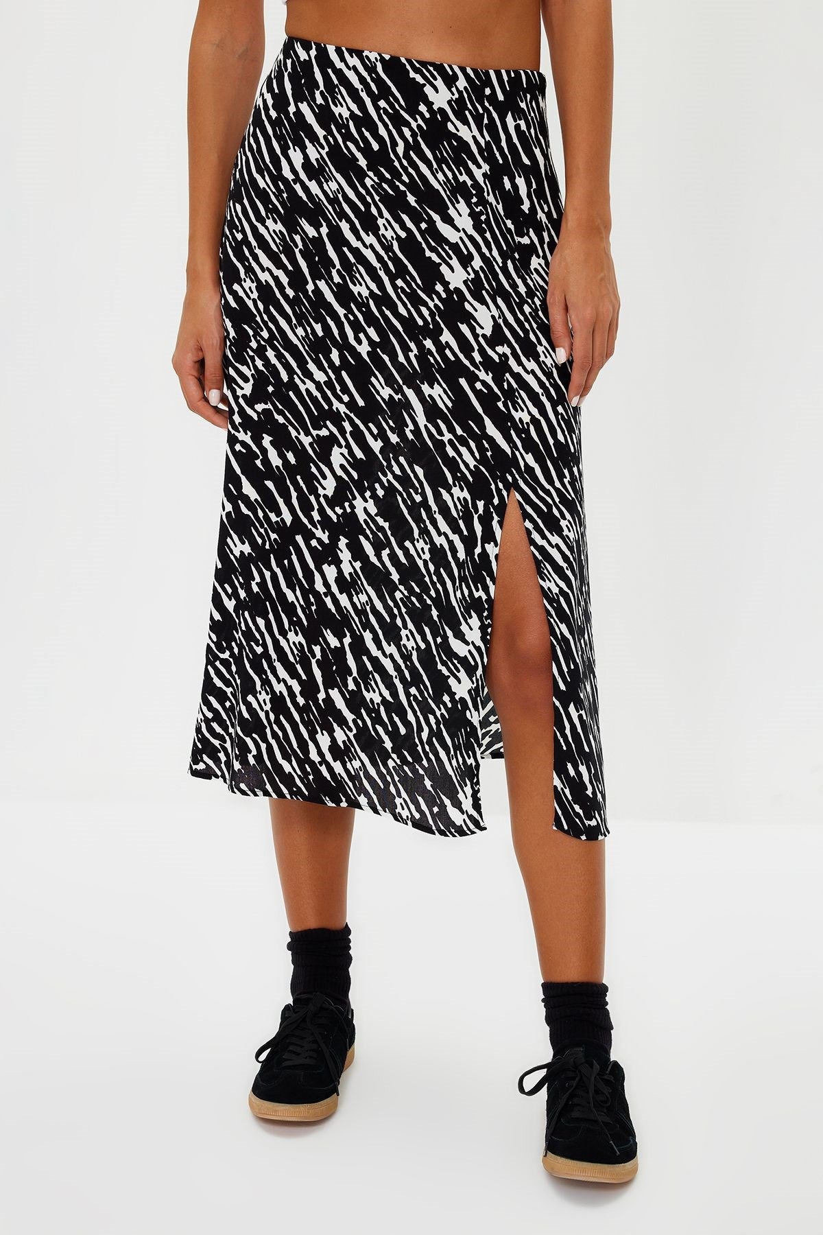 Black Slit Detailed Viscose Fabric Animal Print Midi Woven Skirt Twoaw22et0447