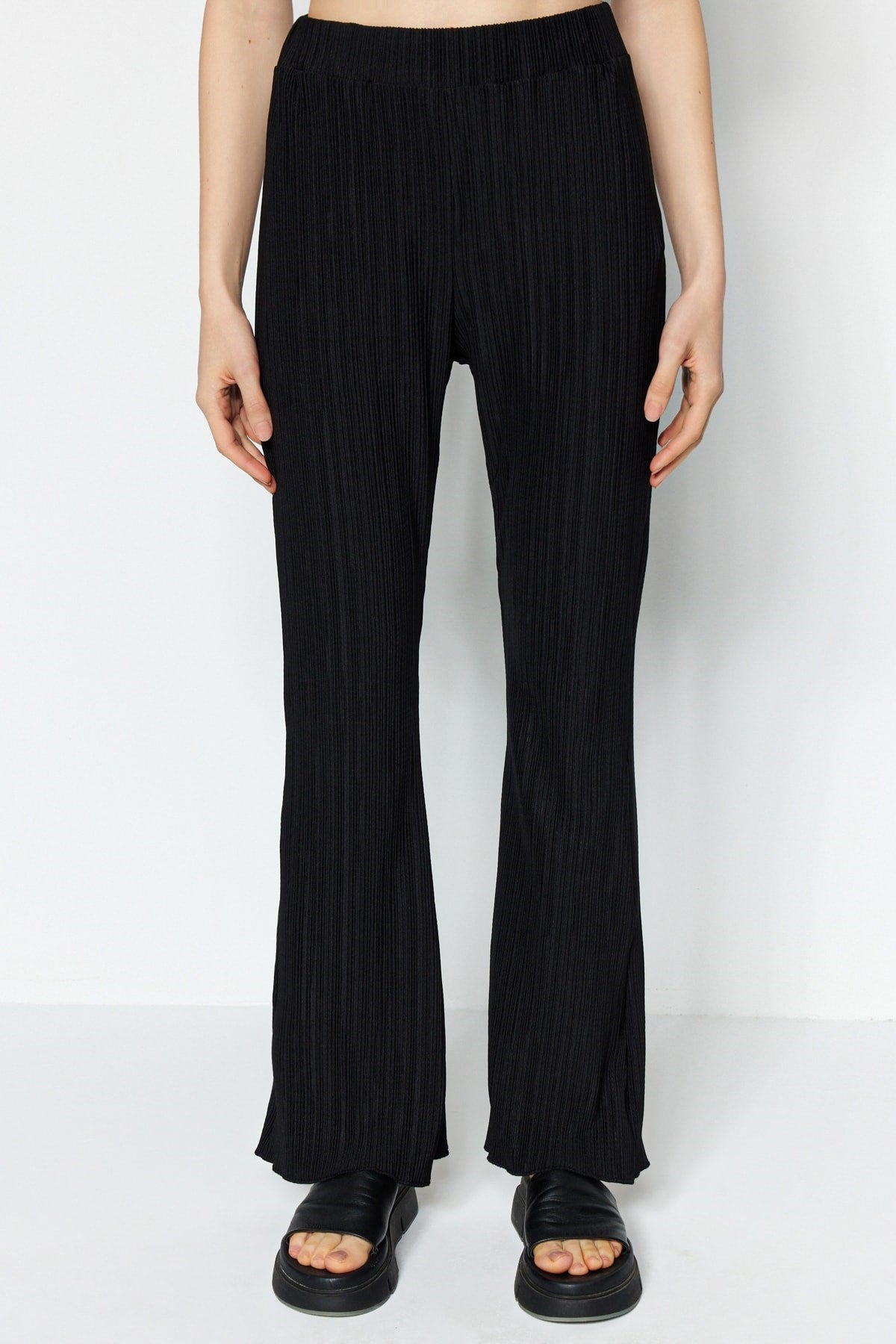 Black Pleated Flare/spanish Leg High Waist Knit Pants Twoss23pl00115