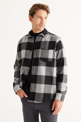 Men's Grey-black Comfort Fit Casual Cut Buttoned Collar Plaid Pattern Flannel Shirt 4a2023100061