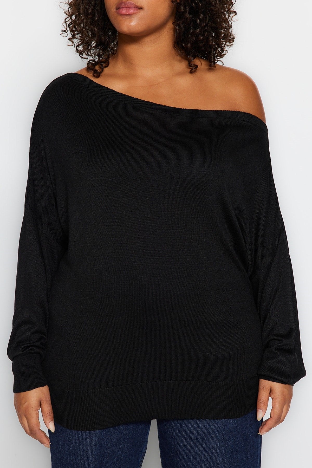 Black Boat Neck Knitwear Sweater Tbbaw24an00041