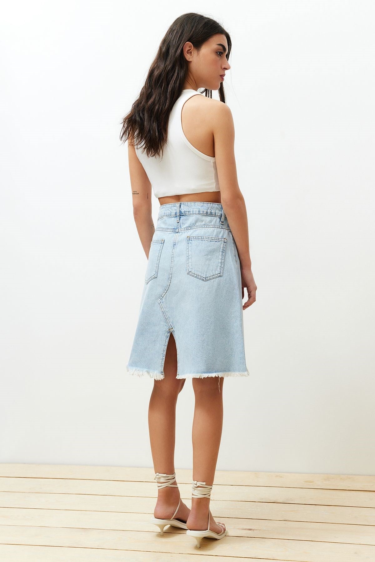 Blue Stitching Detailed Denim Skirt Twoss24et00094