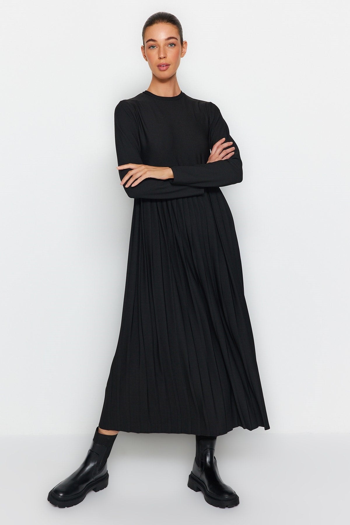 Black Skirt Pleated Scuba Knitted Dress Tctaw24el00000