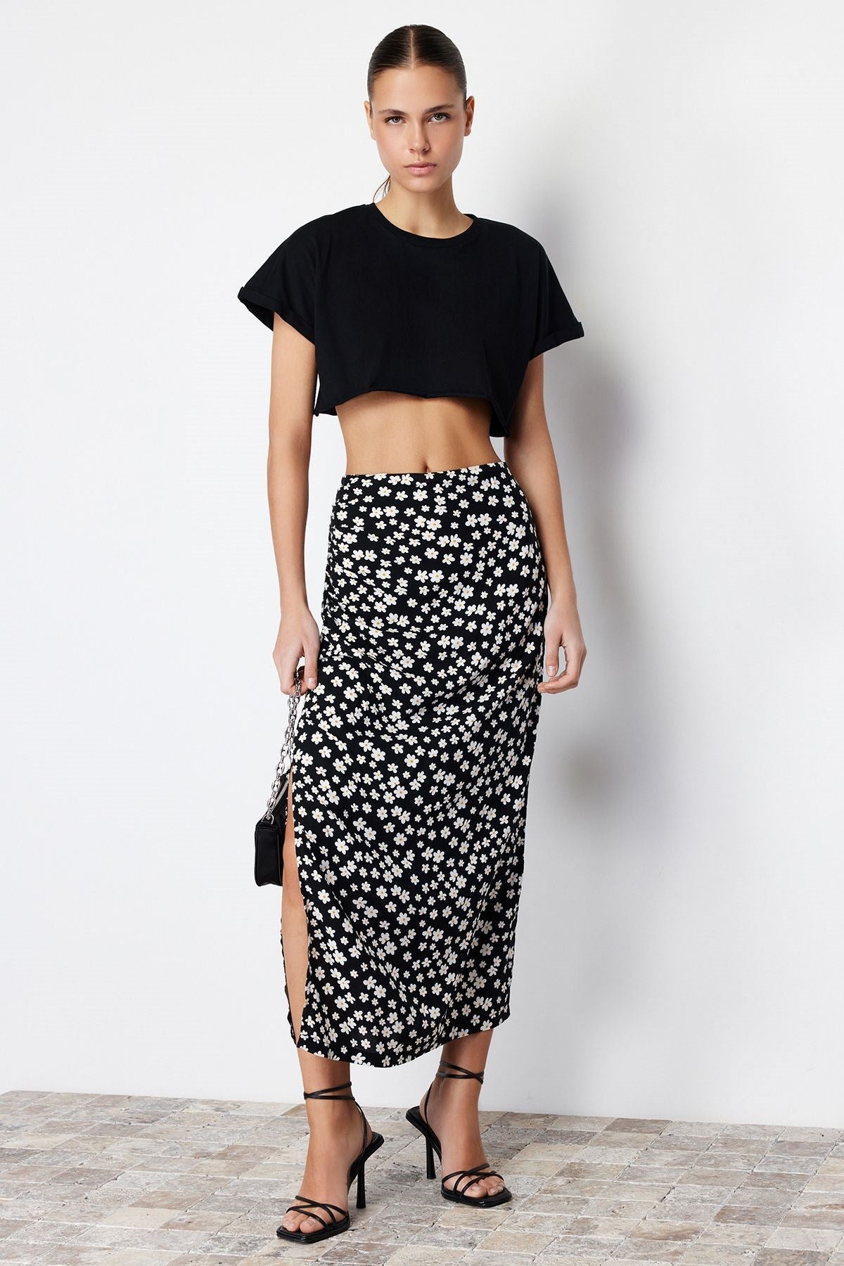 Black Daisy Print Slit Viscose Fabric Midi Woven Skirt Twoss24et00108