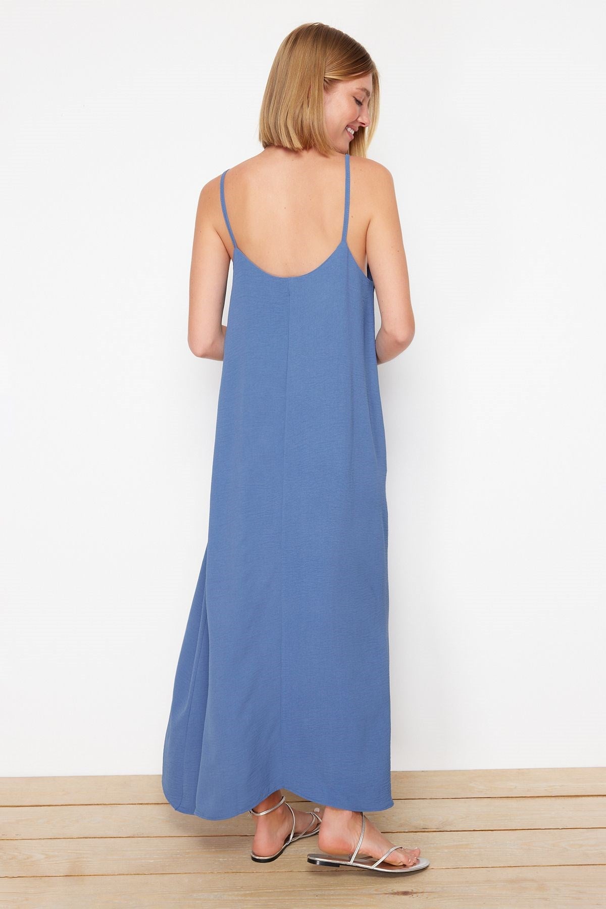 Indigo Plain Straight Cut Woven Dress Twoss24el00995