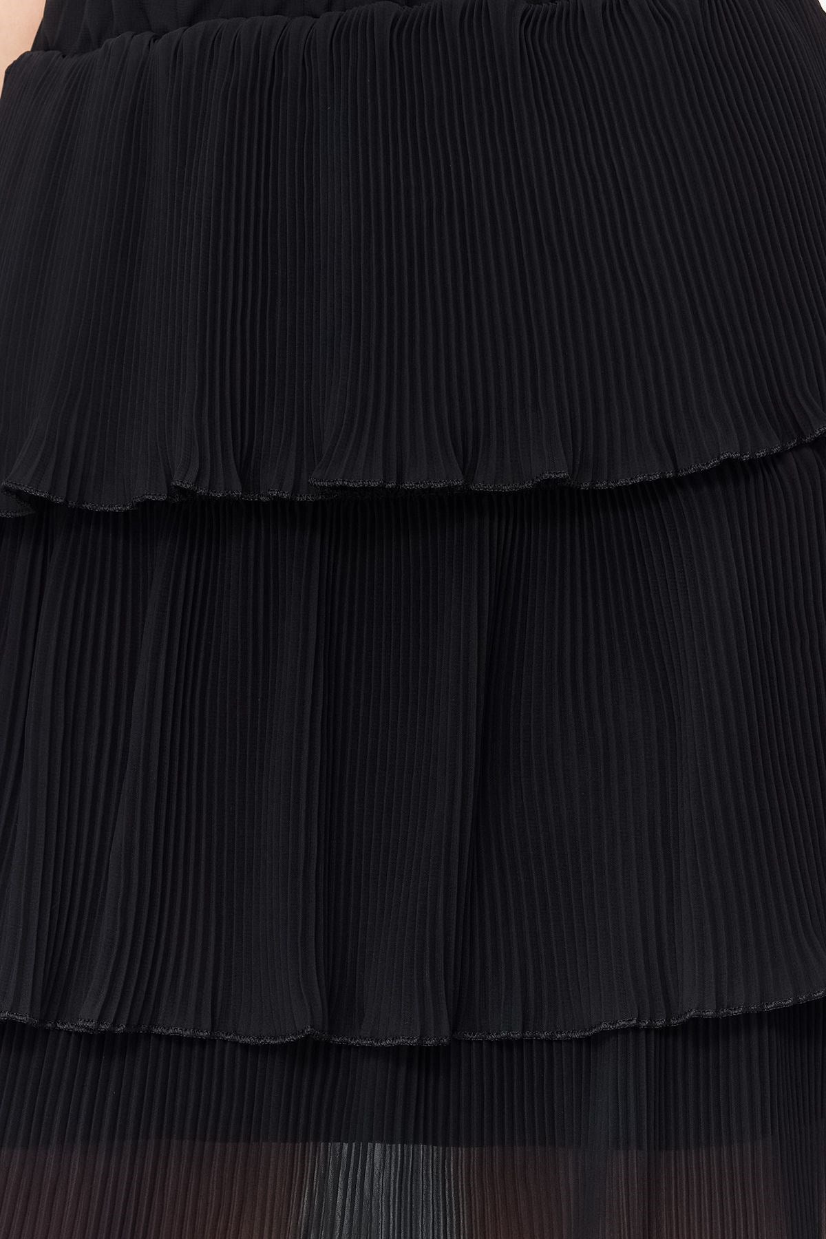 Black Pleated Skirt Ruffle Chiffon Mini Woven Skirt Twoss24et00047