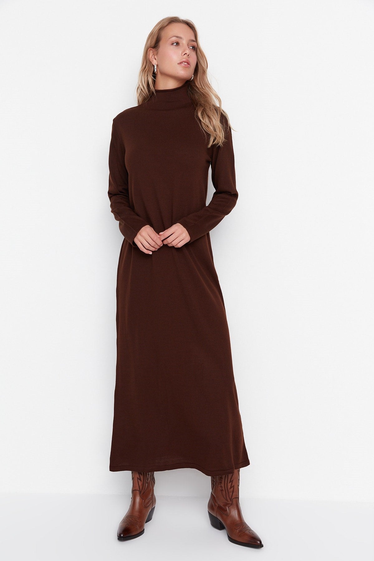 Brown Turtleneck Knit Dress Tctaw23eb00001